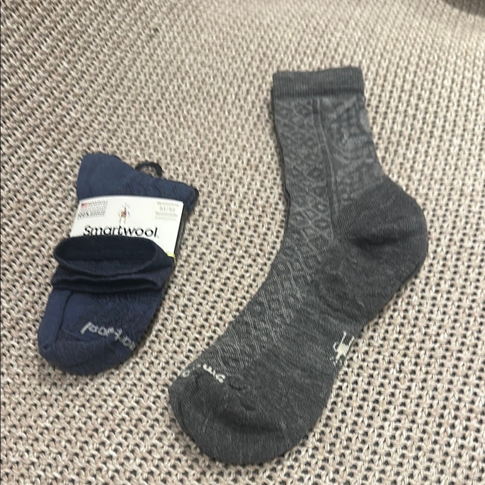 (2) Smartwool Mid Crew - image 1